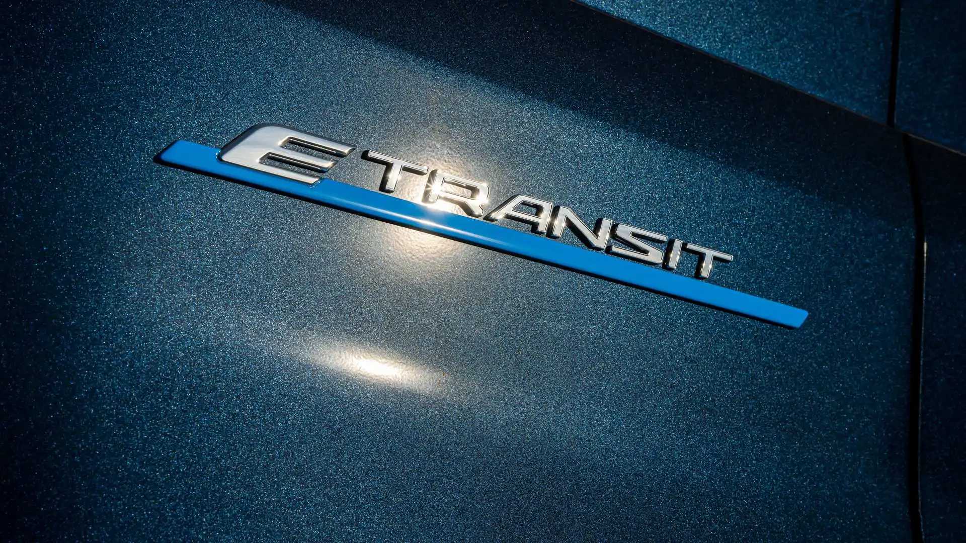 Emblema E-Transit
