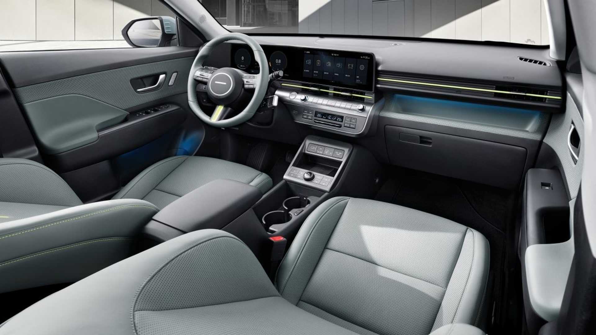 Interior em preto e cinza do Hyundai Kona 2024