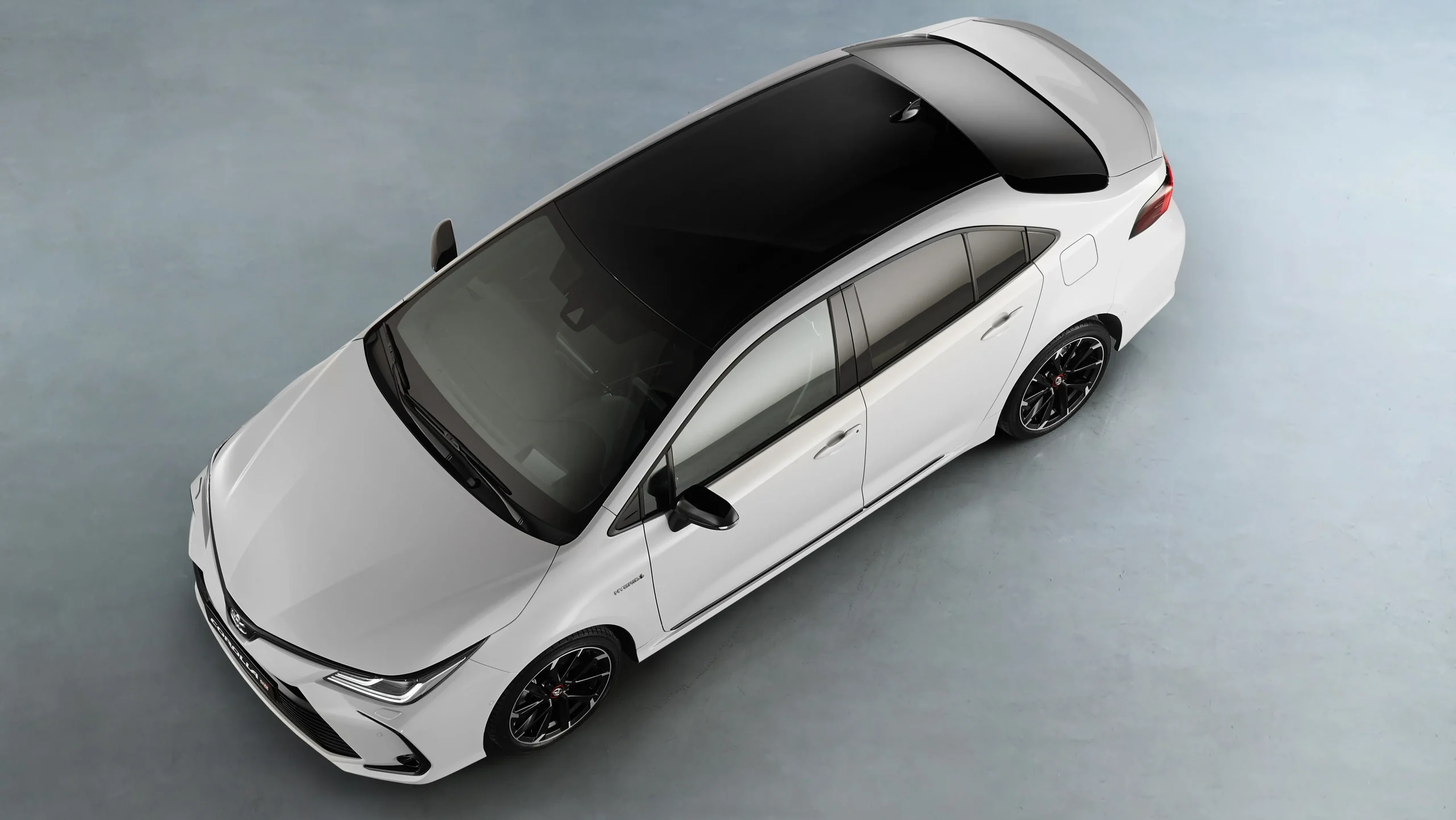 Teto do Toyota Corolla GR Sport 2024 na cor preta