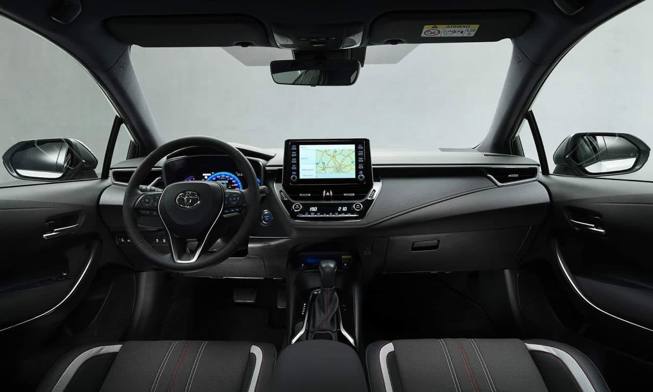 Interior do Toyota Corolla GR Sport 2024