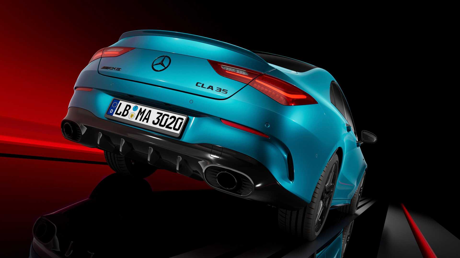 Visual traseiro do novo Mercedes-Benz CLA 2024 na cor azul