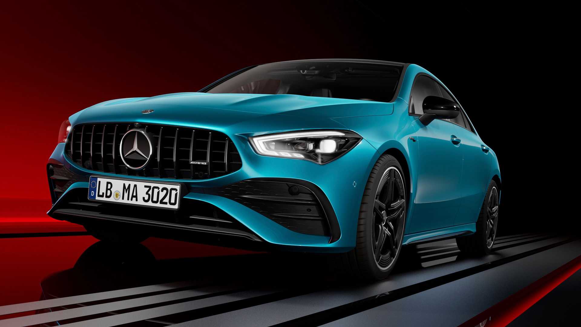 Visual dianteiro do novo Mercedes-Benz CLA 2024 na cor azul