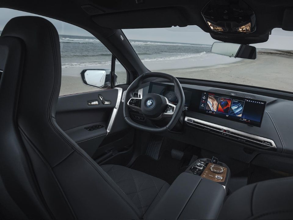 Interior do BMW iX 2024
