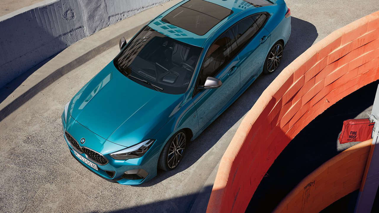 BMW série 2 Gran Coupé 2024 no estacionamento
